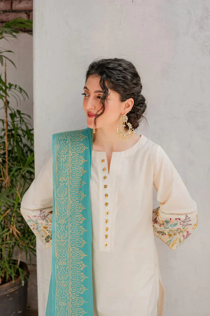 Kastoor- Dhanak Embroidered three piece With Dhanak Shawl