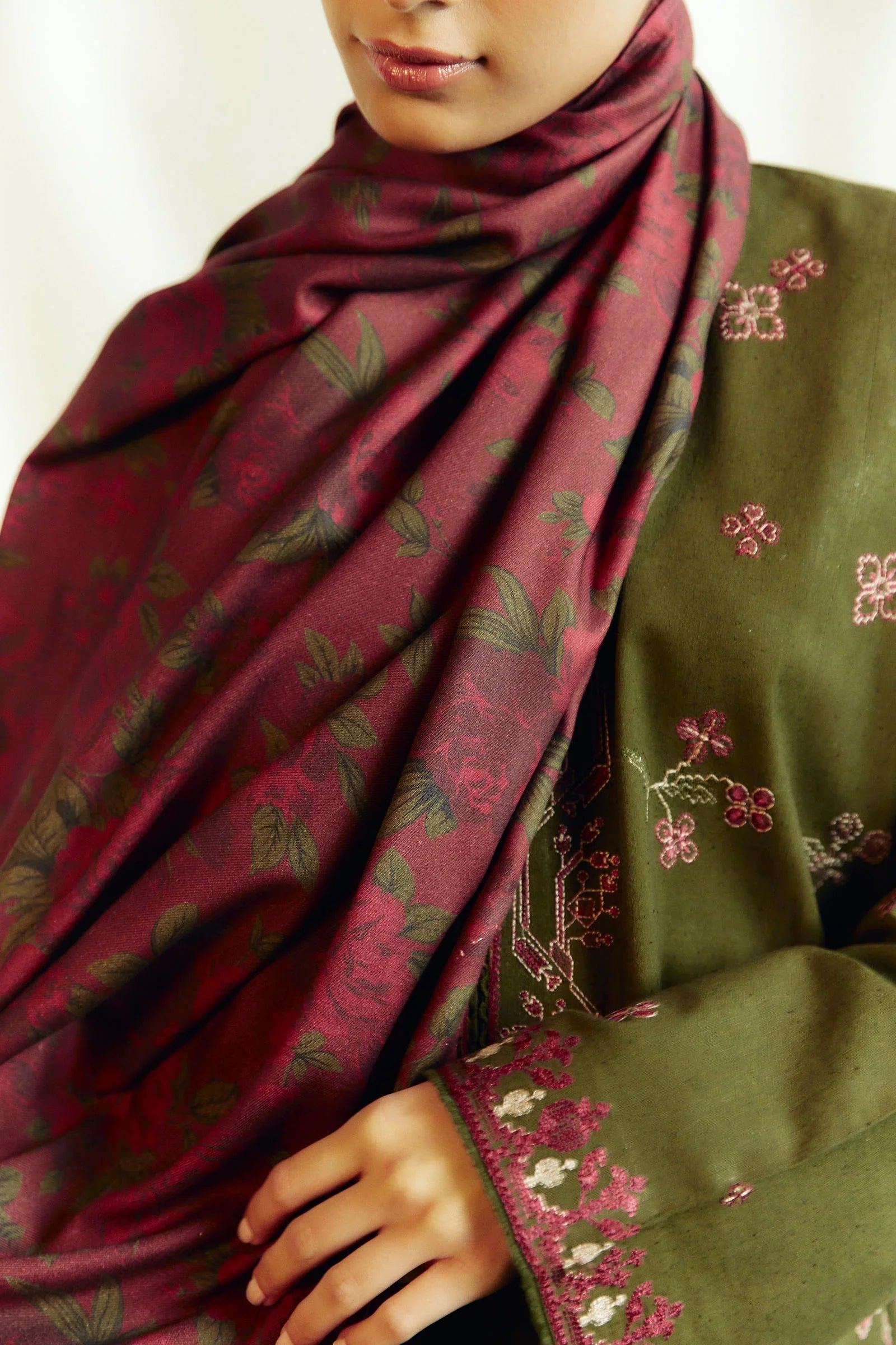 ZARA SHAH JAHAN- 3PC DHANAK EMBROIDERED SHIRT WITH COURTRAI PRINTED SHAWL AND TROUSER